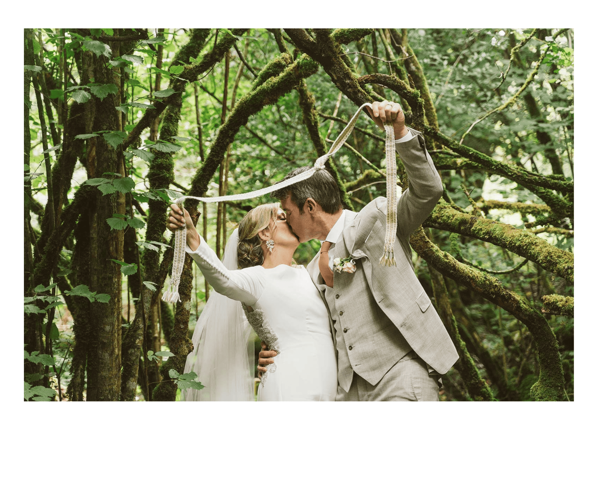 elopement ceremonies in nature while eloping in Ireland