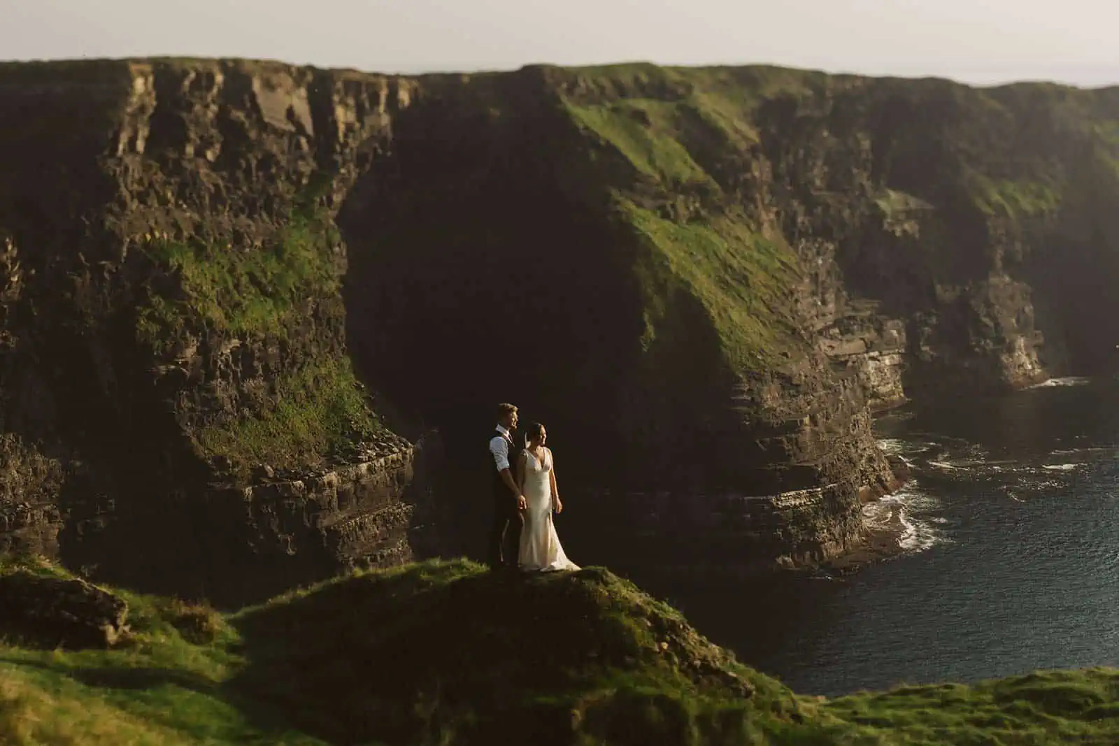 couple on cliffs of moher eloping